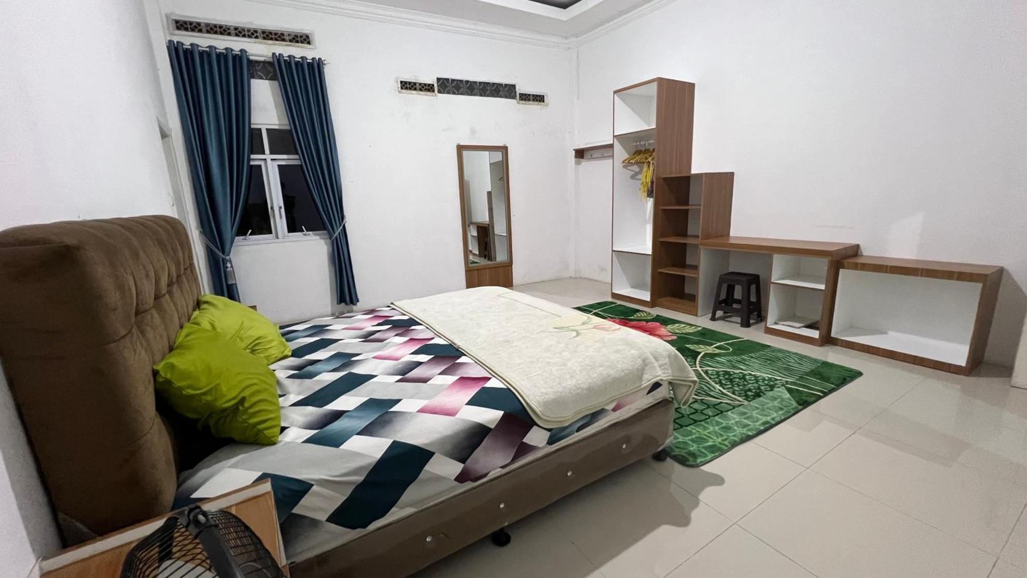 Rumah 25 Syariah Bukittinggi Szoba fotó